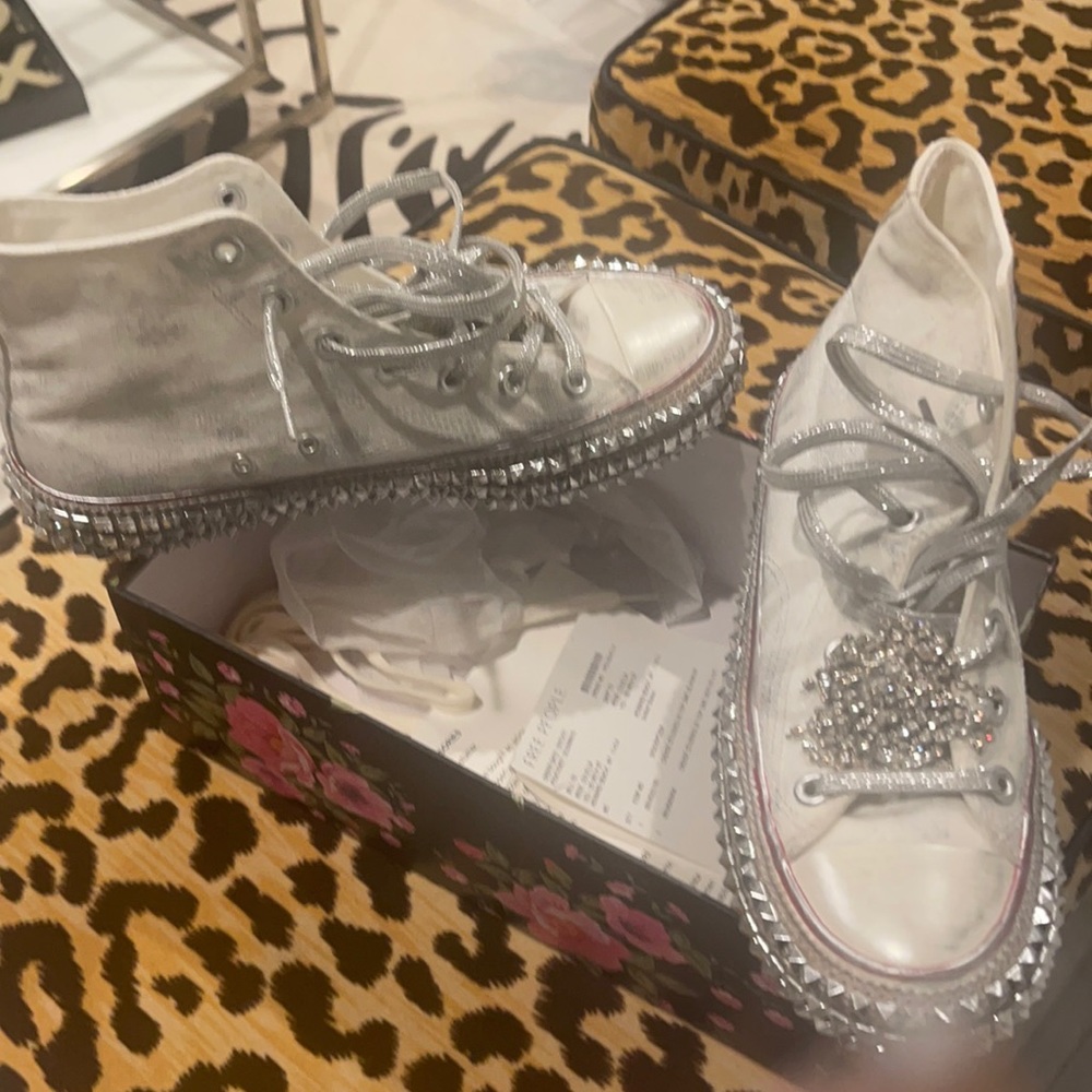 Free people high to sneaker size 39 studded with brooch  worn 1 time